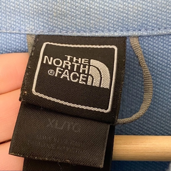 The northface zip up with front pockets jacket - Picture 8 of 10